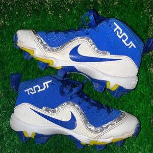 Nike Mike Trout Kids Blue and White Baseball Cleats with Yellow Accents